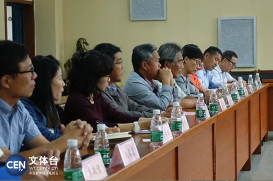 媒体记者如何报道篮球选秀权的动态_1